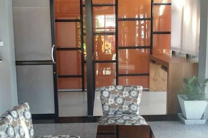 Entrance & Lobby