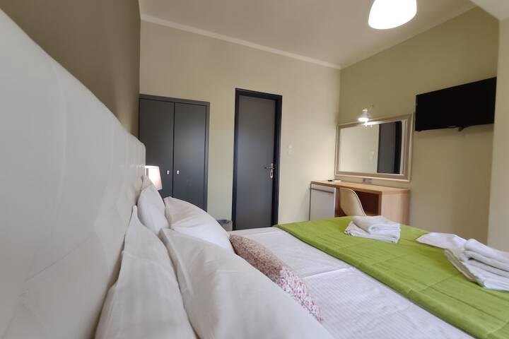 Room 5 of 43