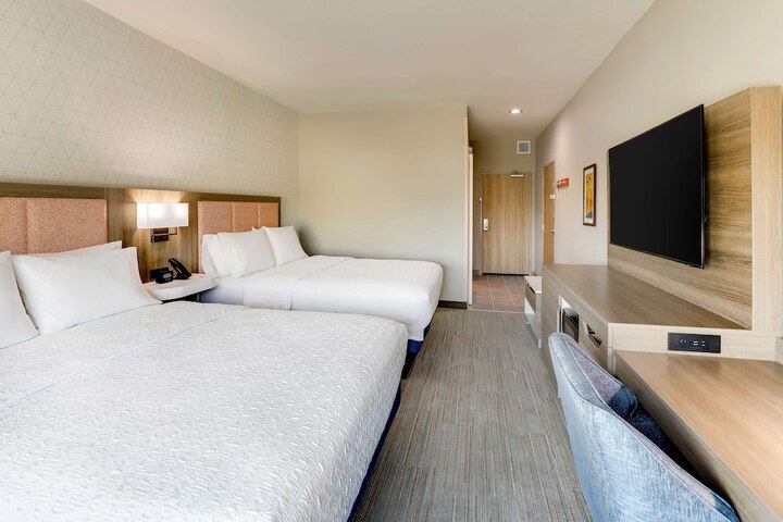 2 Queen Beds Hearing Accessible (24 of 30)