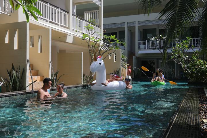 Pool 41 of 53