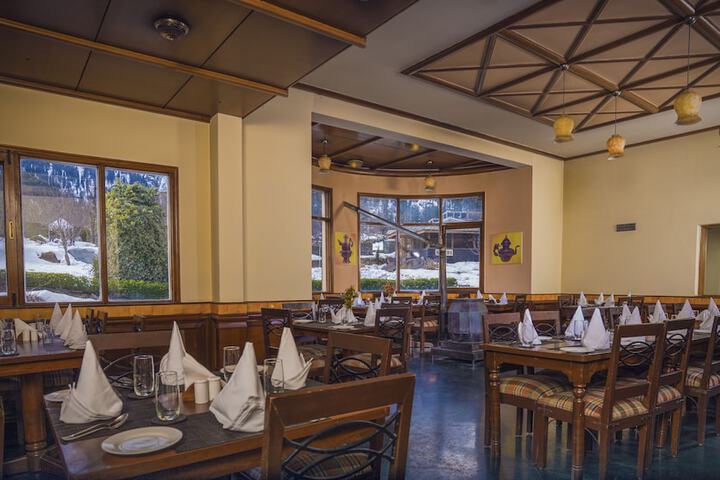 Dining 63 of 130