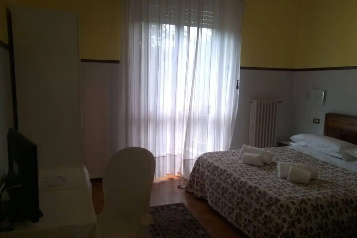 Photo 8