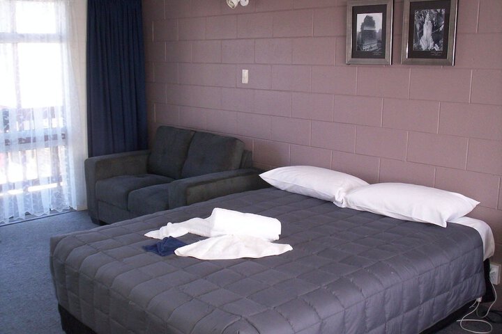 Room 8 of 27