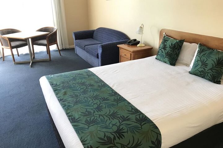Room 6 of 34