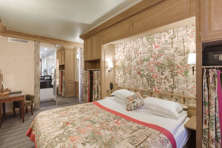 Room 8 of 51