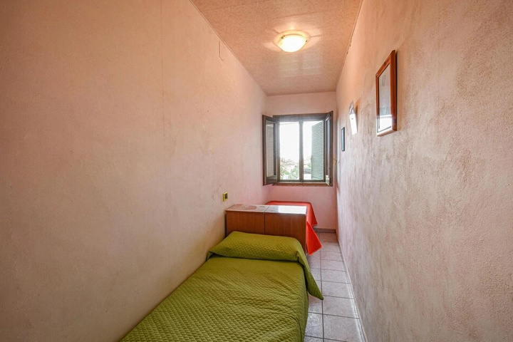 Room 2 of 13