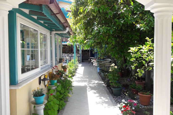 Hotel Exterior 67 of 74