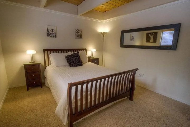 Photo of Cozy Mountain Hideaway