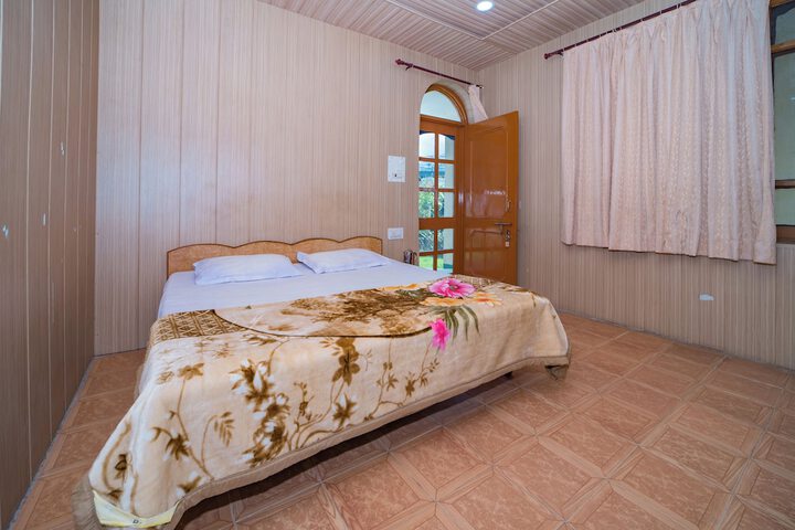 Room 2 of 16