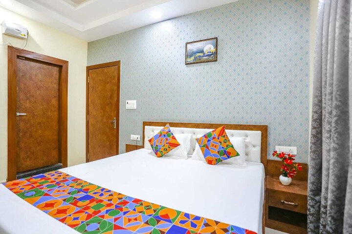 Room 15 of 29
