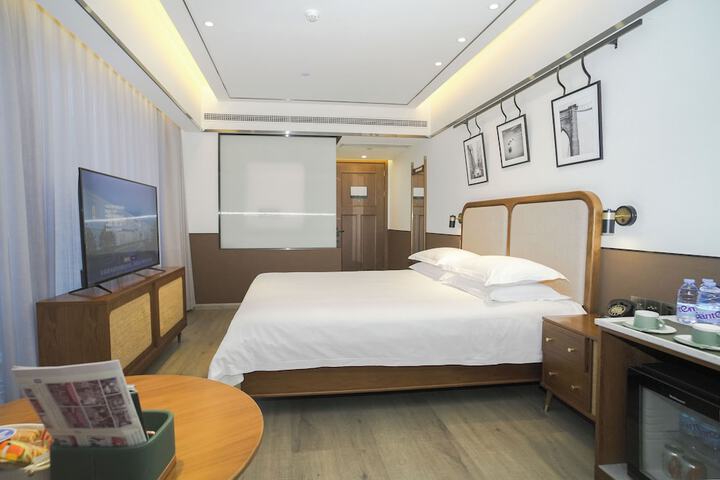 Room 16 of 58