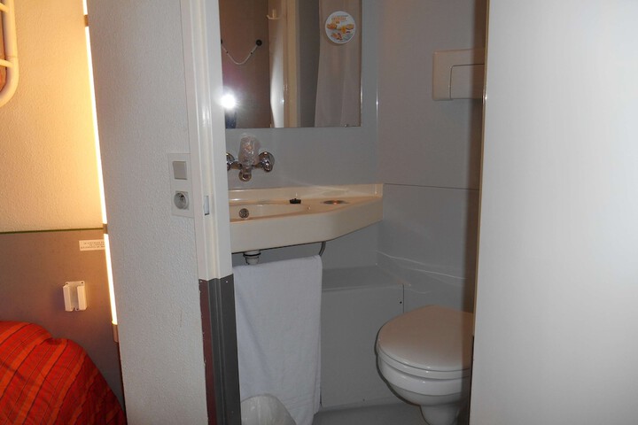 Room 10 of 41