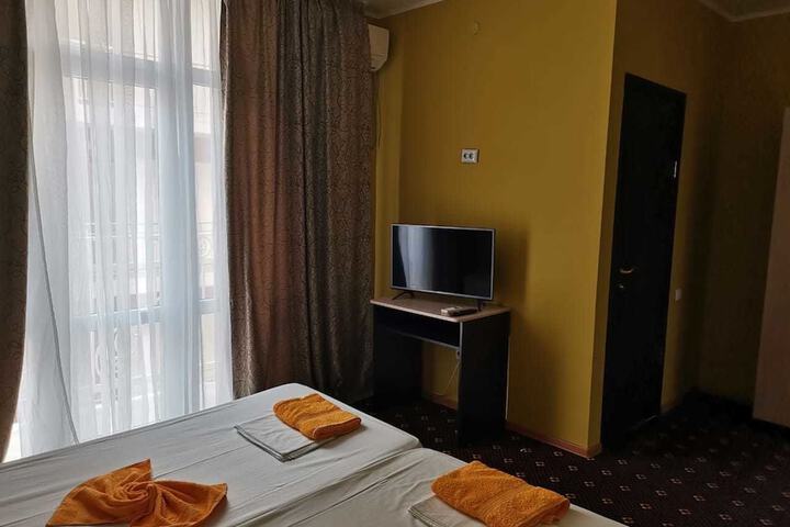 Room 13 of 23