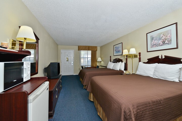 2 Double Beds (4 of 5)