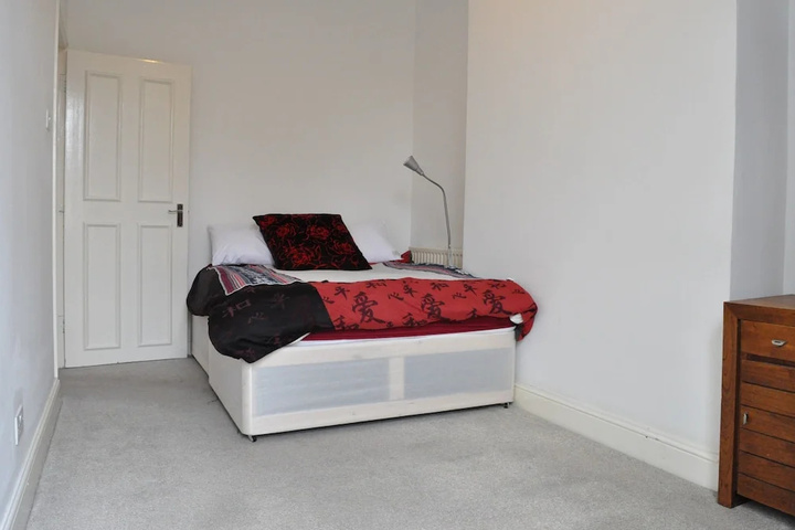 Room 2 of 11