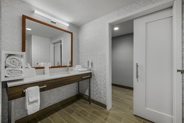 Room 32 of 50
