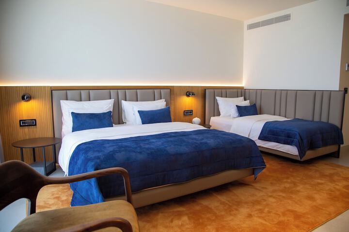 Room 8 of 40