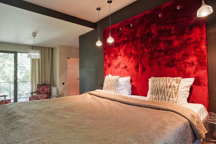 Room 49 of 74