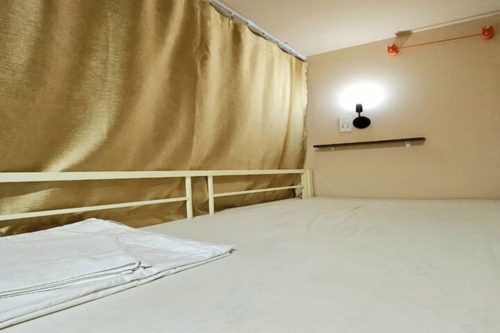 Room 26 of 34
