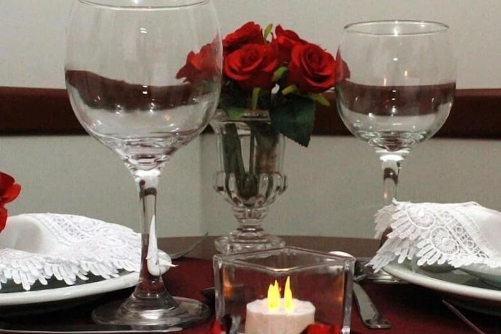 Dining 28 of 49