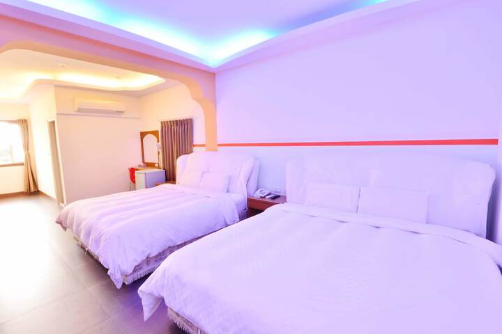 Room 4 of 36