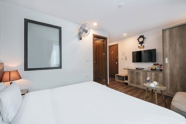 Room 16 of 28