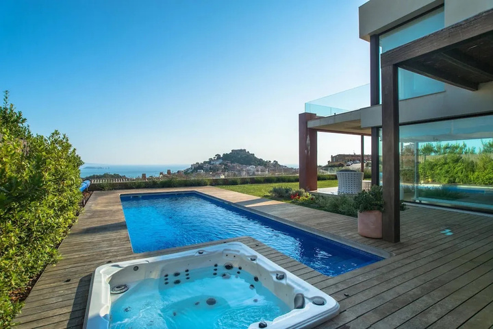 Pool 15 of 23