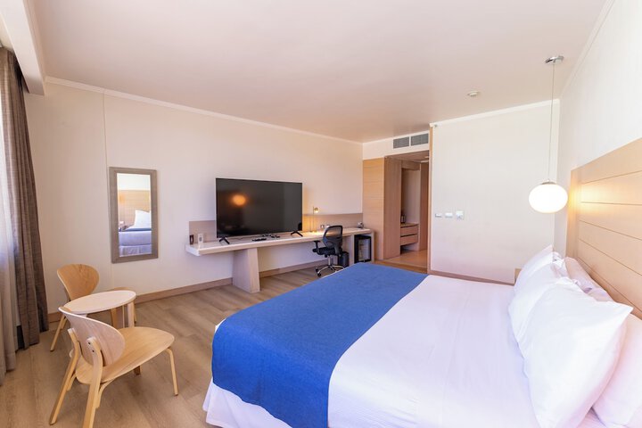 Room 6 of 35