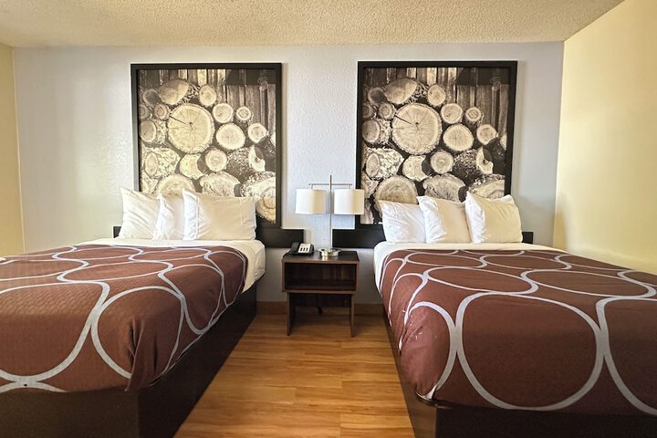 2 Double Beds (1 of 6)