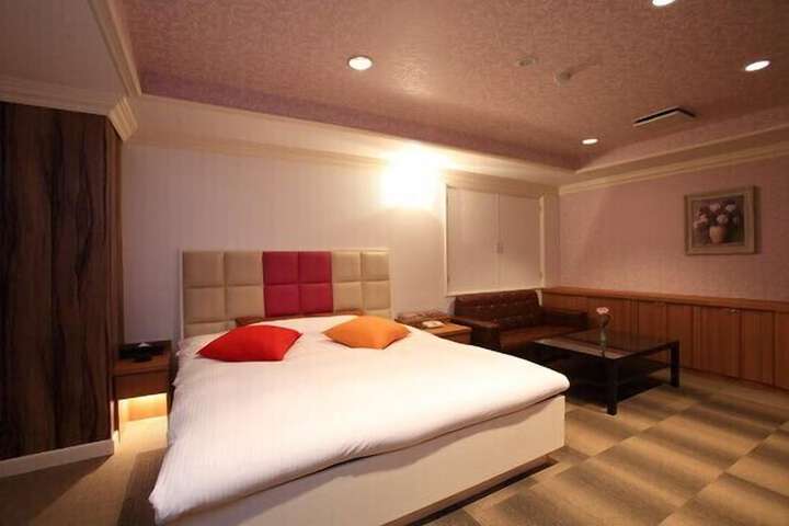 Room 12 of 36