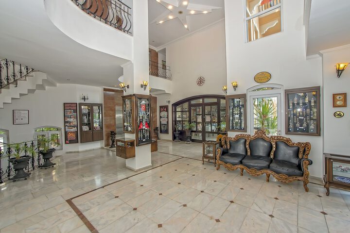 Hotel Lobby