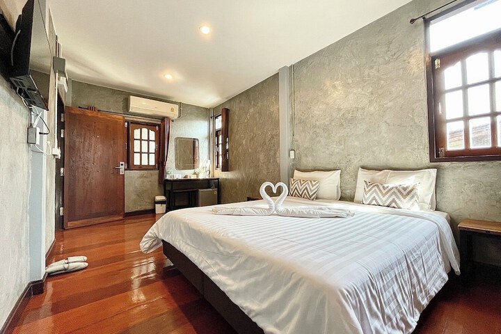 Room 7 of 36