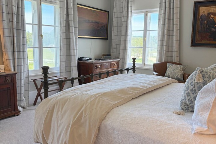 Room 35 of 53