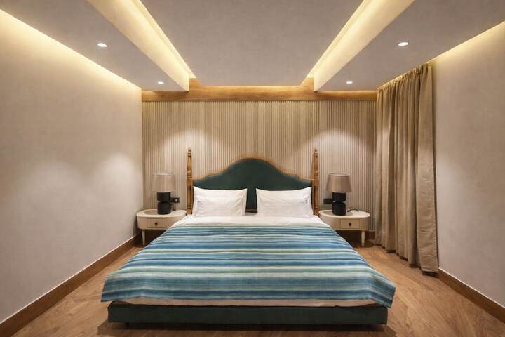 Room 8 of 40