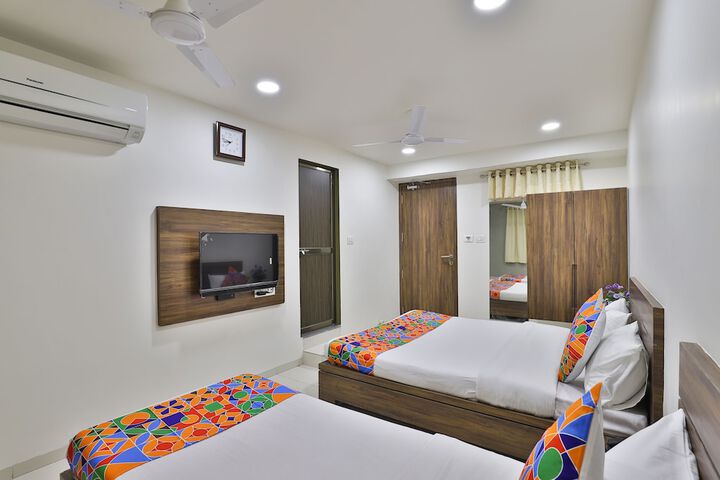 Room 9 of 37