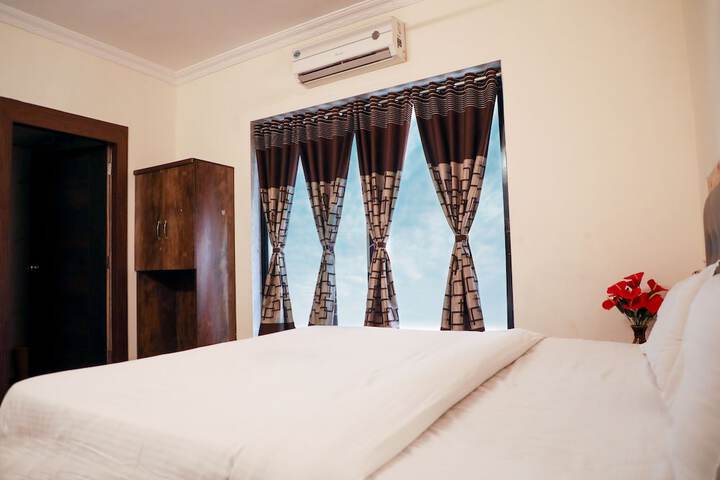 Room 9 of 38