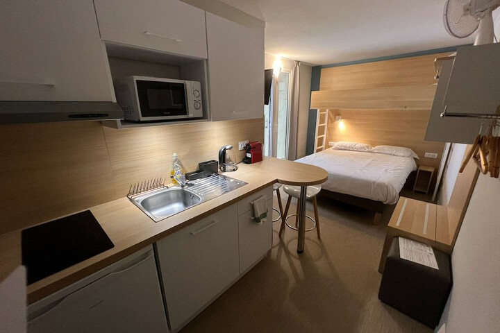 Room 19 of 42