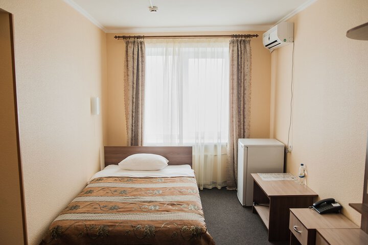 Room 13 of 28