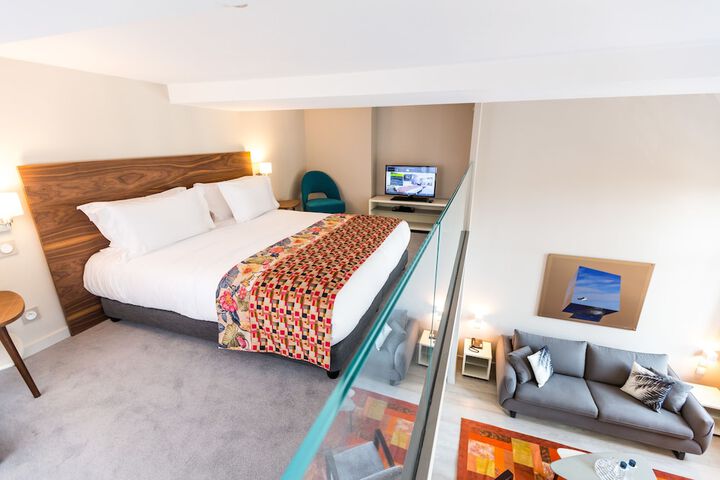 Room 22 of 62