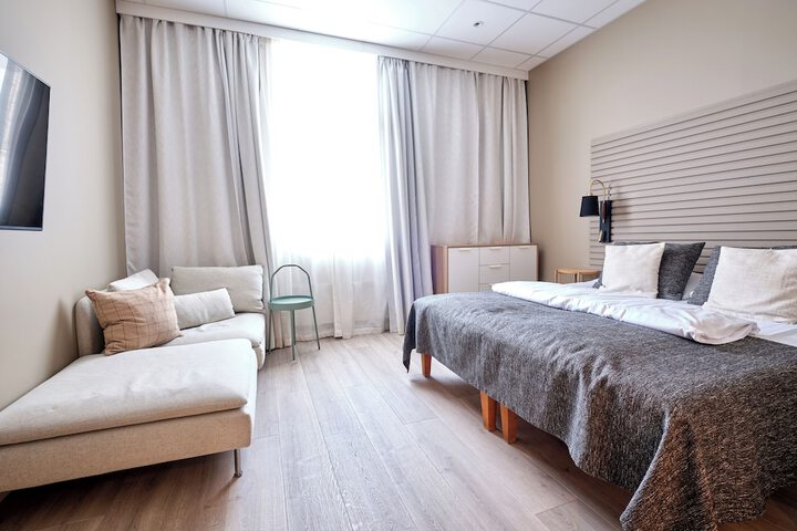 Room 11 of 38