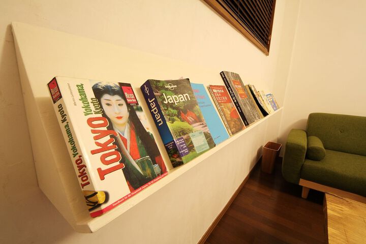 Room 21 of 28