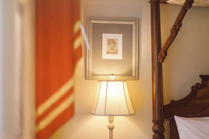 Room 56 of 153