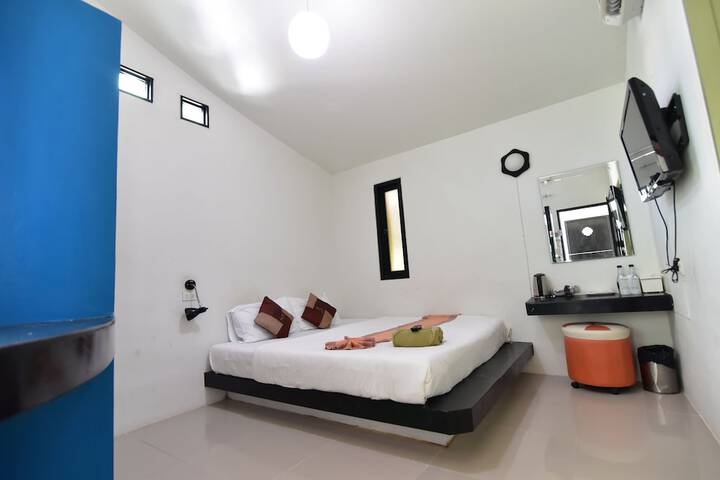 Room 7 of 48