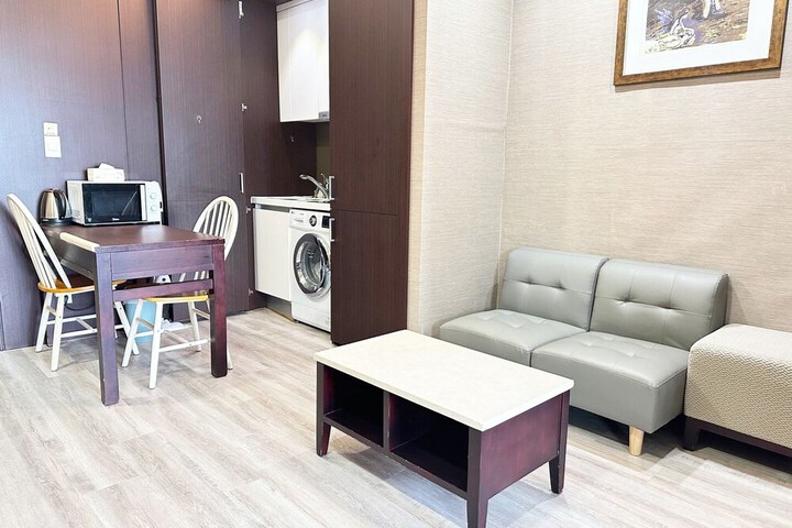 Room 14 of 77
