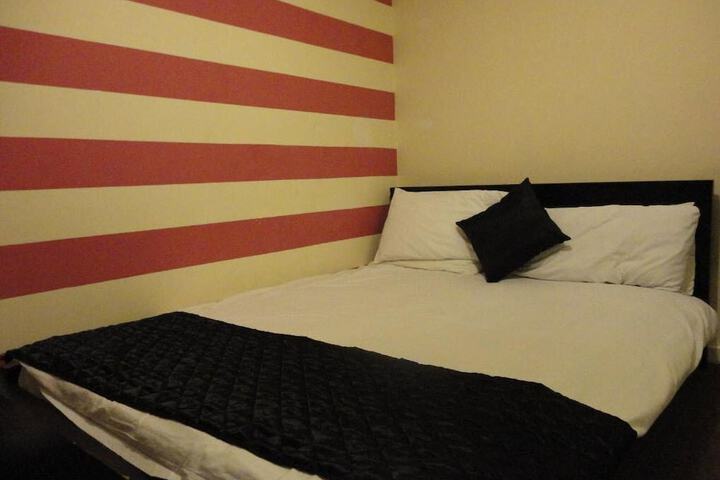 Room 9 of 31