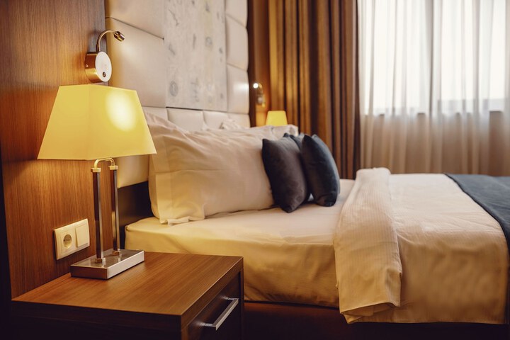 Room 14 of 32