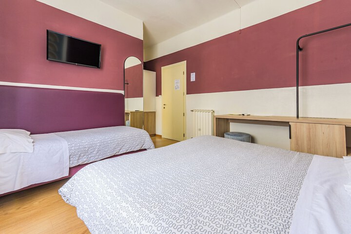 Room 146 of 241