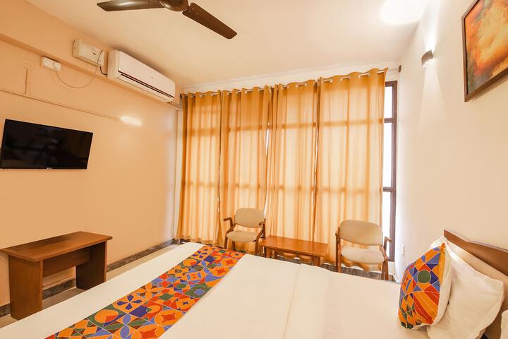 Room 20 of 34