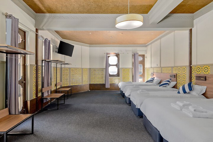 Room 8 of 50