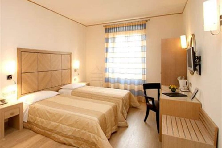 Room 21 of 64